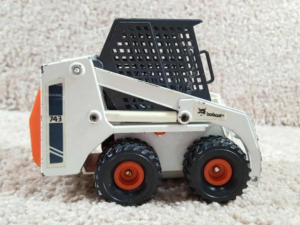 Clover Melroe 1/19 Diecast Bobcat Model 743 Skid Steer Loader Made In Korea - Image 1 of 4