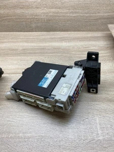 89221 47381 8922147381 82730 47520 fuse module toyota prius+ (zvw40) - Picture 1 of 7