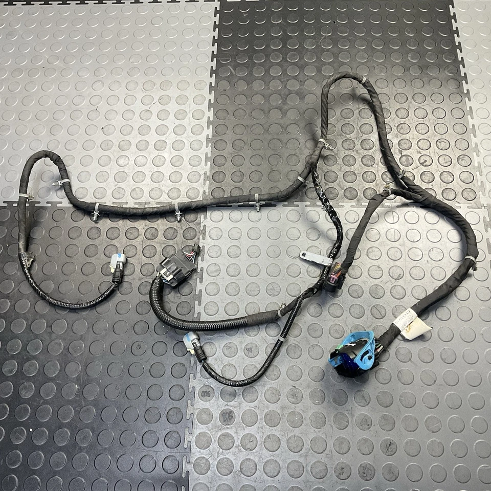 Arnés de cableado subchasis trasero Cadillac SRX 2010-2016 OEM Foto 1 de 4