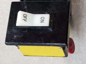 AIRPAX 203-22-1-64-203-4-1-1, 20A, DELAY-64, 120V, T.AMPS= 25, LITE33K/100KΩ. - Imagen 1 de 6