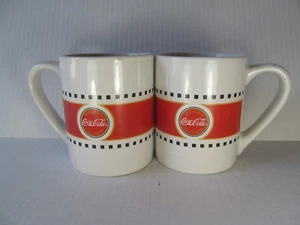 VINTAGE COCA COLA "ROT & WEISS" KAFFEETASSEN * 2ER SET SCHWARZE QUADRATE - Bild 1 von 3