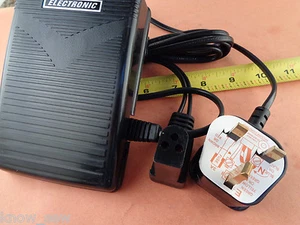 UK-PLUG 220V Foot Speed Control Pedal w/ Cord #979314-031 Singer 248 250 251 252 - Picture 1 of 6