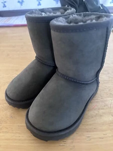 UGG Classic Toddler size 8 boots - Picture 1 of 3