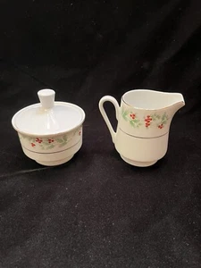 Gibson Everyday Christmas Holly Berry Milchkännchen & Zuckerdose mit Deckel Goldakzente - Bild 1 von 9