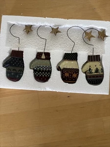 4 Williraye Studios Christmas Mittens Ornaments Vintage? - Picture 1 of 9