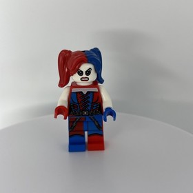Lego Harley Quinn red blue outfit Batman minifigure 76053 Gotham City chase