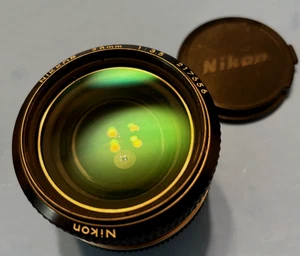 NEUWERTIG NIKON Non-Ai Nikkor 28mm f3.5 F Mount K MF Weitwinkel mit Kappen Made in Japan - Bild 1 von 5