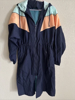 Gabardina larga con cremallera completa cortavientos Free People azul marino colorblock talla mediana Foto 1 de 4