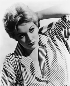 * Kim Novak 8x10 Movie Memorabilia Hollywood Actress - Picture 1 of 1