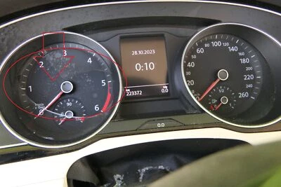 VW Passat 3C 3G B8 Tacho Tachometer 223.000km 3G0920741A Diesel TDI -Glas defekt - Bild 1 von 4