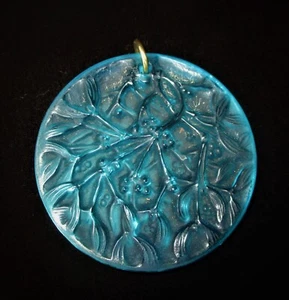 VINTAGE 1980's MISTLETOE CRYSTAL ORNAMENT - PENDANT BY LALIQUE, FRANCE - Picture 1 of 5