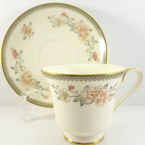 Taza y platillo Minton con patas de jazmín 6 oz marfil hueso porcelana rosa floral - Imagen 1 de 10