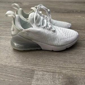 Nike Jungen Air Max 270 GS 943345-103 Weiß Schnürschuhe Laufen Turnschuhe Größe 4y - Bild 1 von 8