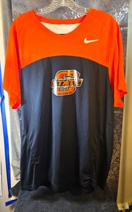 Nike-Hombre Naranja/Negro NCAA OSU Vaqueros Dri-fit Camisa Talla L - Imagen 1 de 5