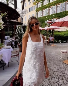 Zara White ZW Collection Floral Embroidered Short Dress Size S 4786/244 Bloggers - Picture 1 of 9