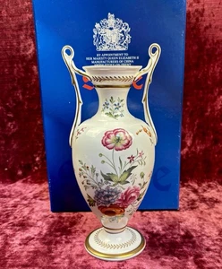 A Stunning Spode Chatsworth Vase Made In England Boxed And In Perfect Condition - Picture 1 of 17