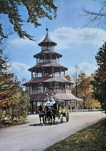 AK München Englischer Garten Chinesischer Turm 1960er Kutsche - Picture 1 of 2