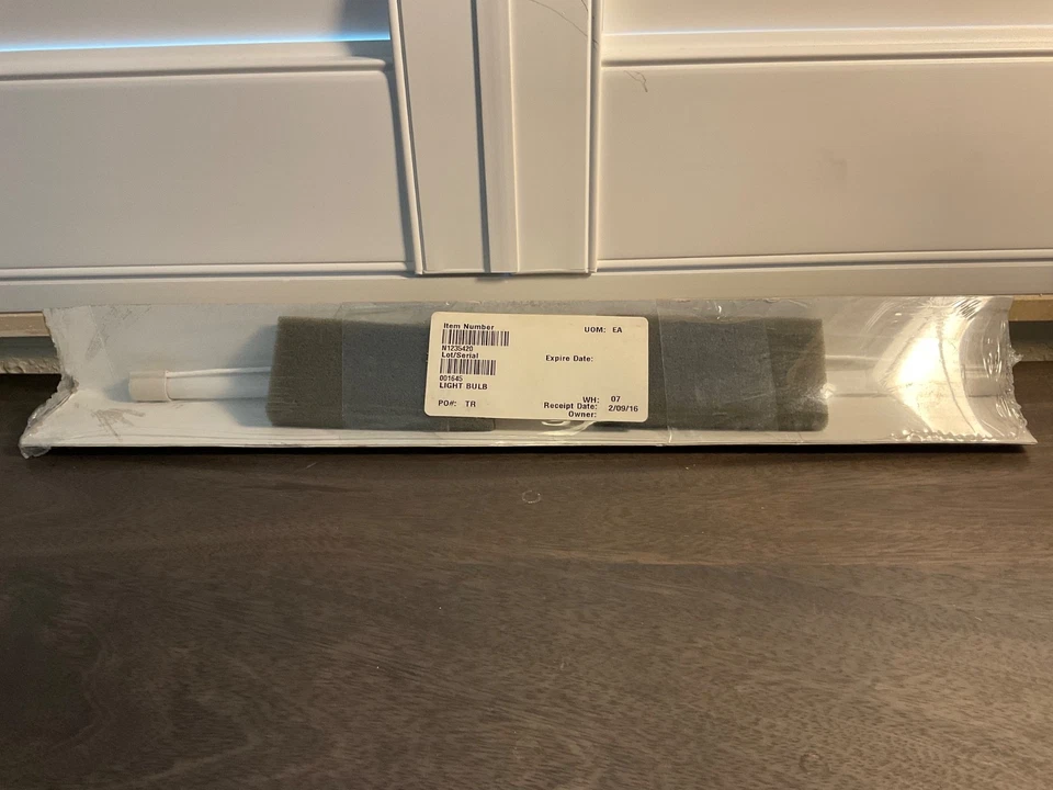 Tubo fluorescente de aviación Aircraft Lighting International N1235420 - Foto 1 de 1