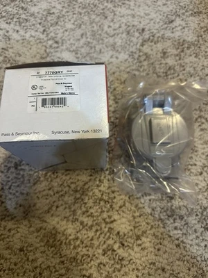 Pass & Seymour 7770GRY Cubierta Protectora Abatible Tapa 50A Receptáculo de Bloqueo 7788GYP Foto 1 de 2