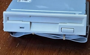 Mitsumi Beige Floppy Drive Internal 1.44 MB 3.5 inch D359M3D w/ Data Cable Rails - Picture 1 of 8