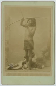 Cabinet 1900-10. Chile. Tierra del Fuego Indian. Indian. Chile. - Picture 1 of 1