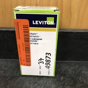 Leviton 15 Amp SmartlockPro Hospital Grade Extra Heavy Duty Weather/Tamper - Picture 1 of 5