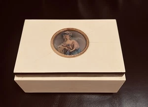 VTG ITALY WHITE WOOD TORTOISE JEWELRY MUSIC BOX DECORATED PORTRAIT MEDALLION - Picture 1 of 12
