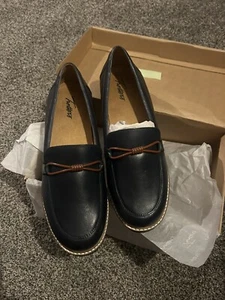 Mocasines Trotters Fiora de cuero azul marino talla 9 anchos nuevos con caja - Imagen 1 de 5