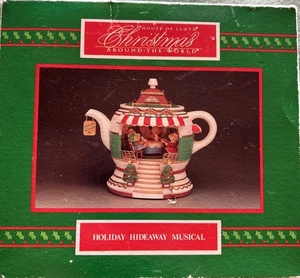Vtg House Of Lloyd Christmas Around World Holiday Hideaway Musical Mice Teapot - Picture 1 of 7