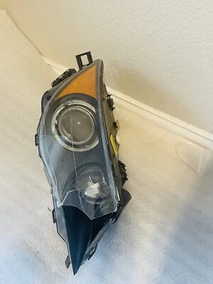 2006-2008 BMW M6 E63 - Right Adaptive AKL Xenon Headlight / Headlamp 7165804 - Image 1 of 4