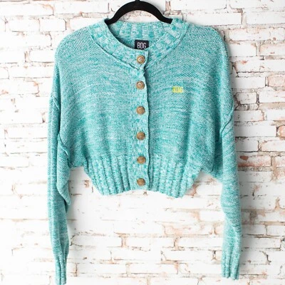 Suéter Cárdigan Recortado Winnie Azul BDG Urban Outfitters Talla Pequeña Foto 1 de 4