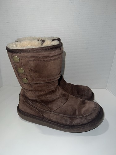 Stivali scamosciati UGG taglia 7 KENTT 5947 marrone