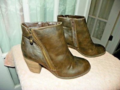 Diba Women’s Dark Brown Ankle Boots Side Zip Women's size 9 M - Image 1 of 4