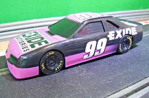 Scalextric 1:32 Slot Car C2021 Años 90 Exide Baterías Ford Thunderbird REVISADO - Imagen 1 de 7