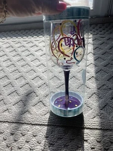 NUEVO Vaso de vino de feliz cumpleaños pintado a mano 9" púrpura festivo en paquete - Imagen 1 de 6