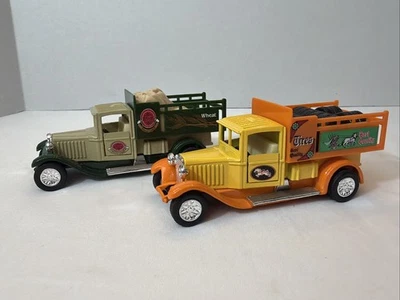 K-Line TireHauling Truck SS-4625-30 & Wheat Delivery Classic Truck K-94443 - Image 1 of 4