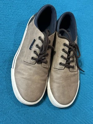 Nautica Hombre 8 - Tostado y Azul Marino Foto 1 de 4