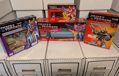 Hasbro Transformers 2002 G1 Commemorative Toys R Us Lot Optimus Prime Starscream - Image 1 of 4