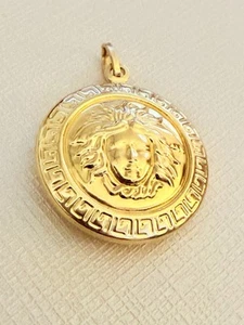 18k Yellow Gold Pendant Medusa Greek Woman Face Roman Royal 750 24mm 3.79g - Picture 1 of 10