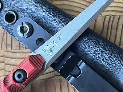 Hojas de media cara pico cardíaco rojo negro caos G10 personalizado trabajo en roca raro HFB EDC Foto 1 de 4