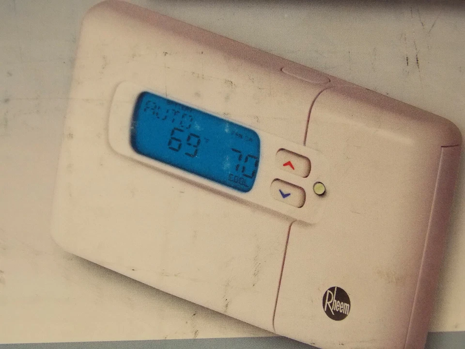 Rheem Universal Multi-Stage Thermostats RHC-TST303UNMS - 7 Days , 3Heat , 2Cool - Image 1 of 3