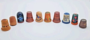 10 Vtg Wood Wooden Thimbles Hand Carved Painted Souvenir Florals Plain Glossy - Picture 1 of 9