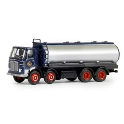 EFE 32602 AEC Mk V 8 Wheel Oval Tanker 'Pickfords' 1/76 Scale = 00 Gauge T48 - Image 1 of 4