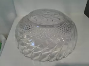 Vintage 9" Heavy Glass Fruit Bowl Swirl & Diamond Pattern Floral Bottom - Picture 1 of 5