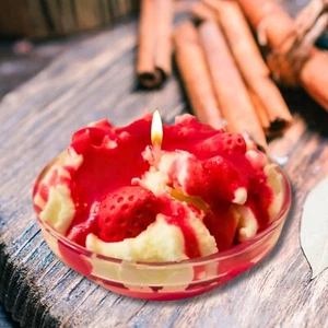 Cafe Delights Strawberry Trifle Scented Soy Wax Candle - Bild 1 von 10