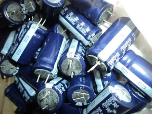 6800uf 16v Radial Electrolytic Capacitor NOS TOSHIN KOGYO Co. - Picture 1 of 9