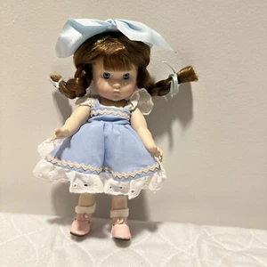 Bambola da collezione in porcellana serie Jinny Kindergarten di Vogue vintage 1984 - Foto 1 di 6