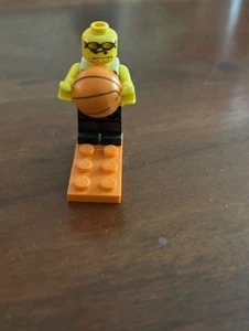 VERY RARE Lego 3390-1 Basketball Street Player Chupa Chups Promotional Figure - Picture 1 of 3
