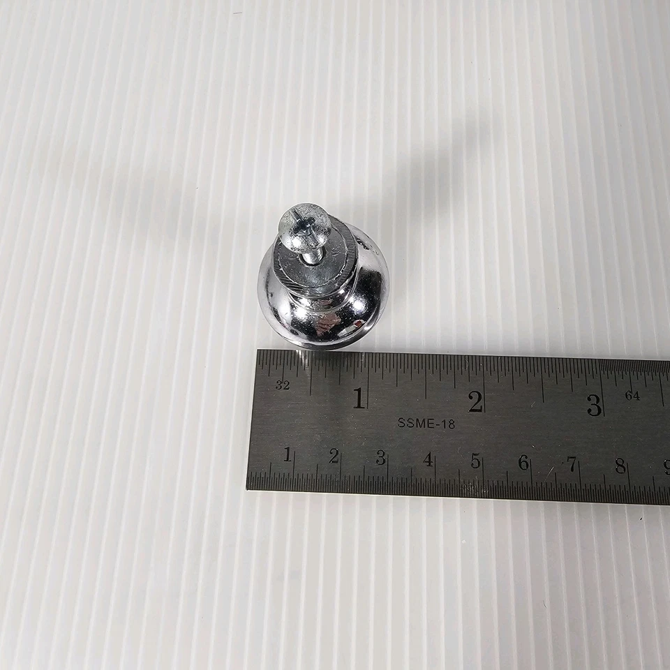 4 Chrome Cabinet Knobs Door Drawer Pulls Handles, Lot of 4 - Image 1 of 4