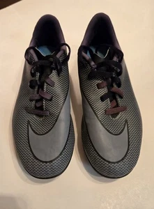 Nike Youth Soccer Cleats - Picture 1 of 8
